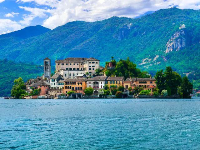Embodying the Divine feminine yoga retreat lago d'orta Italy island of St. Giulio